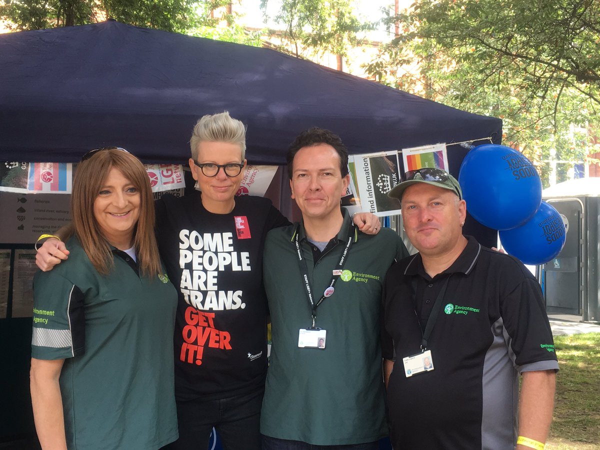 misskbee's tweet photo. @LisaPinney Great to meet your team #ItsTimeToSparkle https://t.co/dYhbAgFUK7