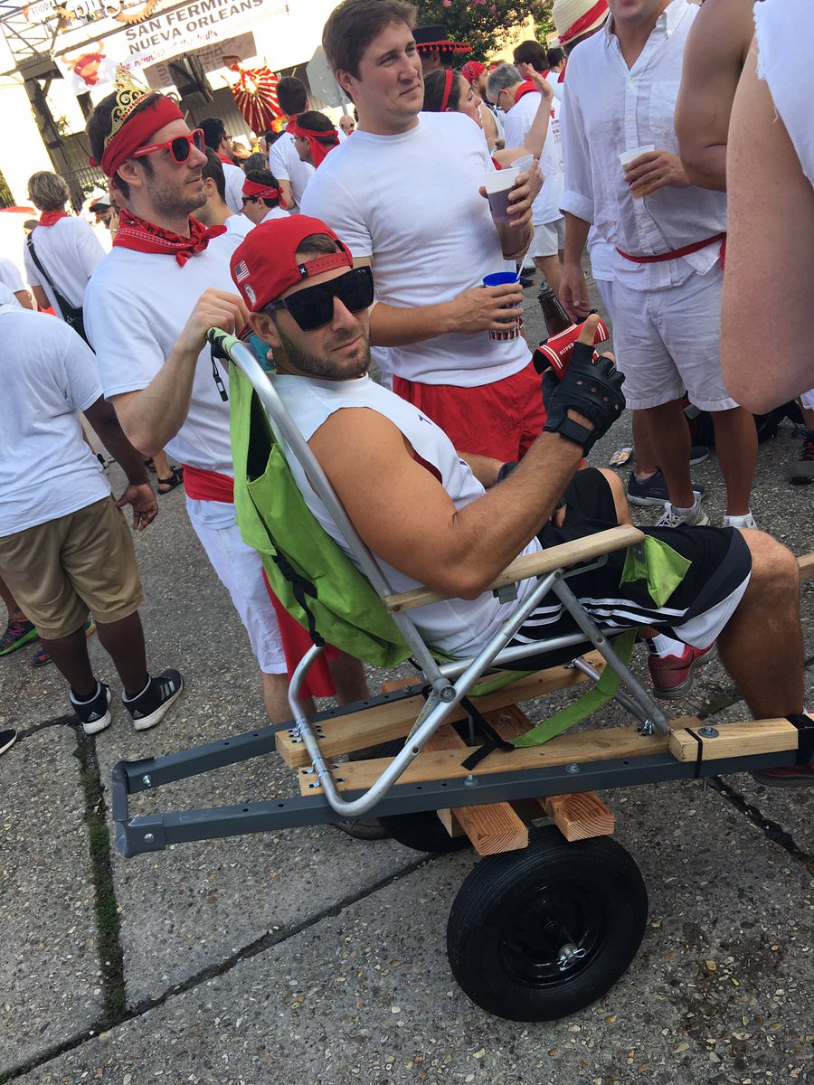 R3ALLEAGUE's tweet photo. #Runningofthebulls 2017 https://t.co/L6FI751gsU