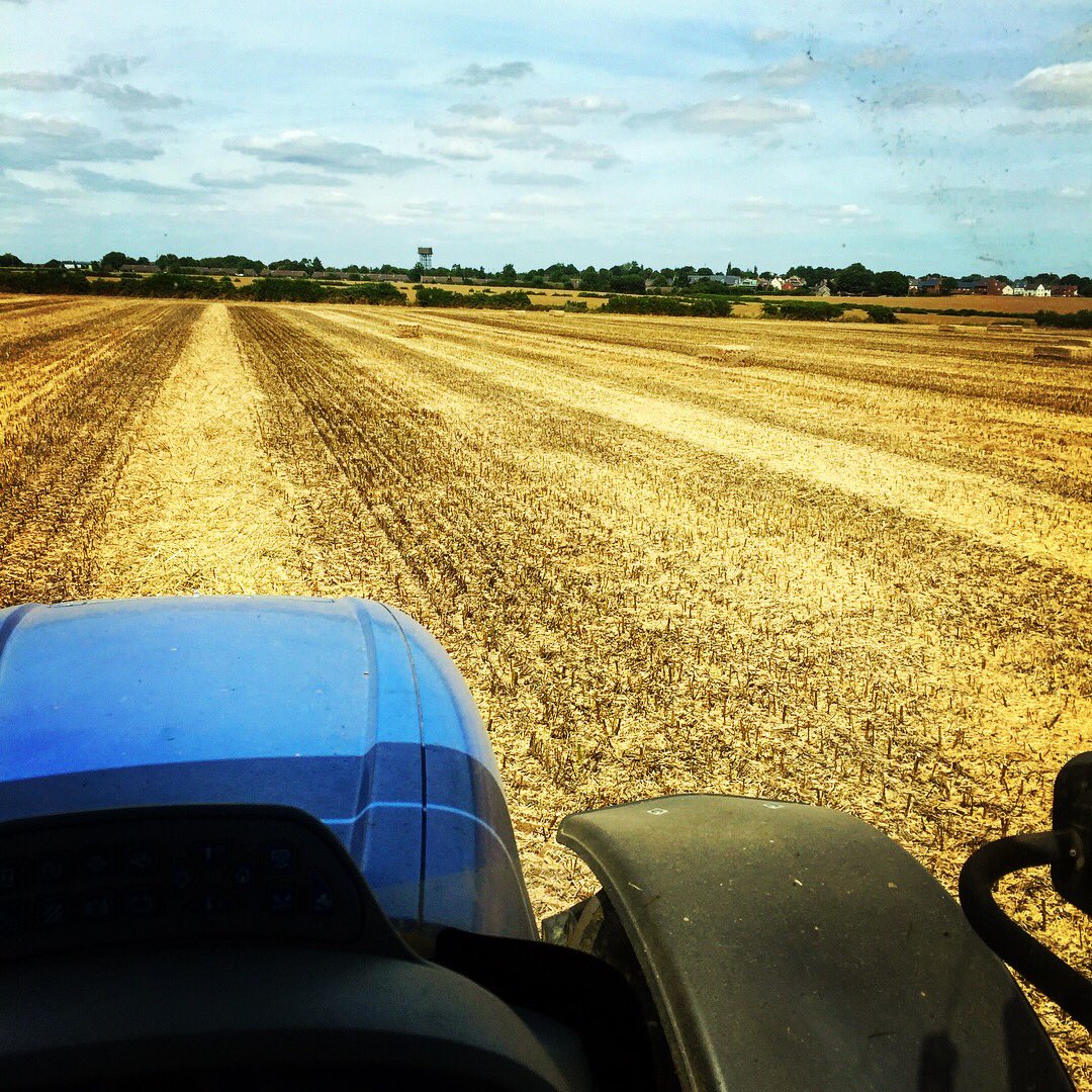 dg_hopper's tweet photo. #rapestraw baling under way!!! @TurneyGroup @ClaasWestern #harvest2017 https://t.co/kBzDktLCKu
