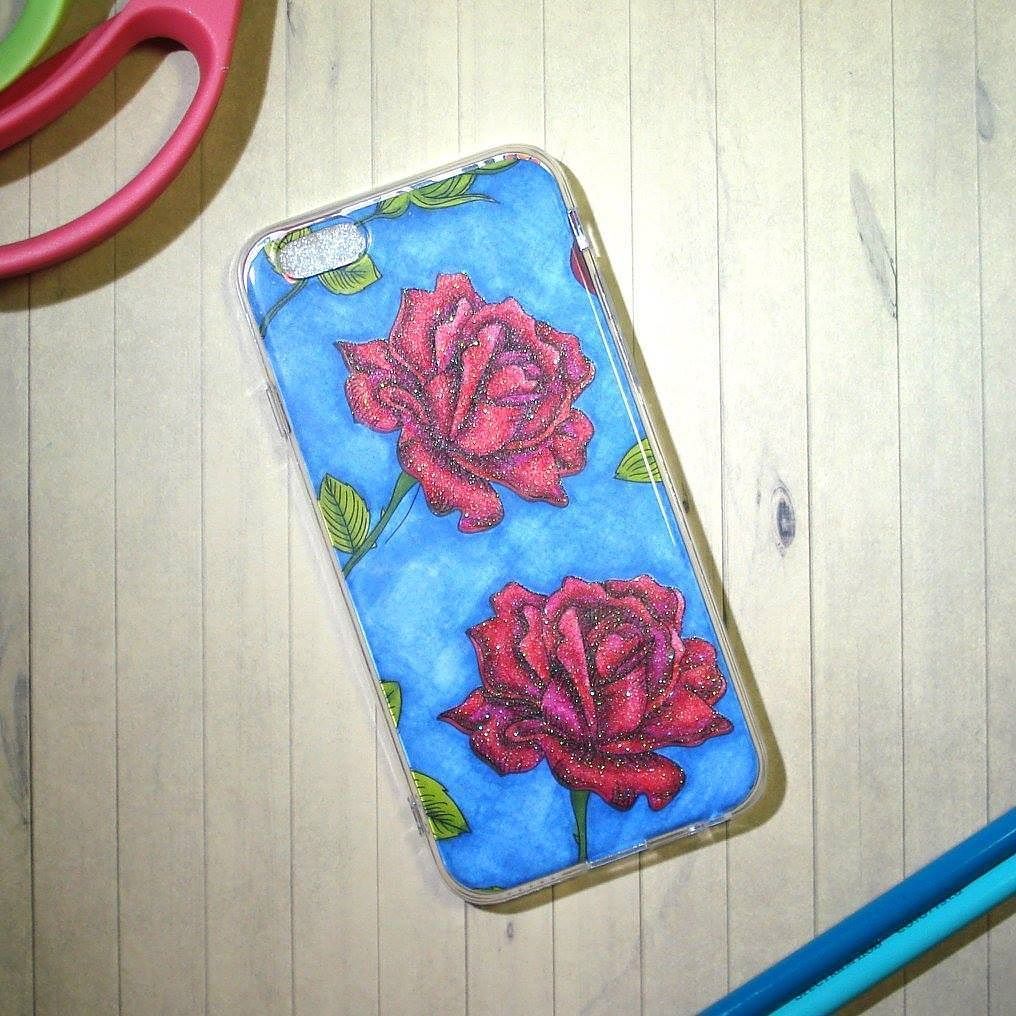 SpectrumNoir's tweet photo. Have a clear phone case? Make some fabulous inserts for it with #spectrumnoircolorista! We love all the #sparkle! 📷 credit: @craftingbelle https://t.co/KvBBQAmiE5