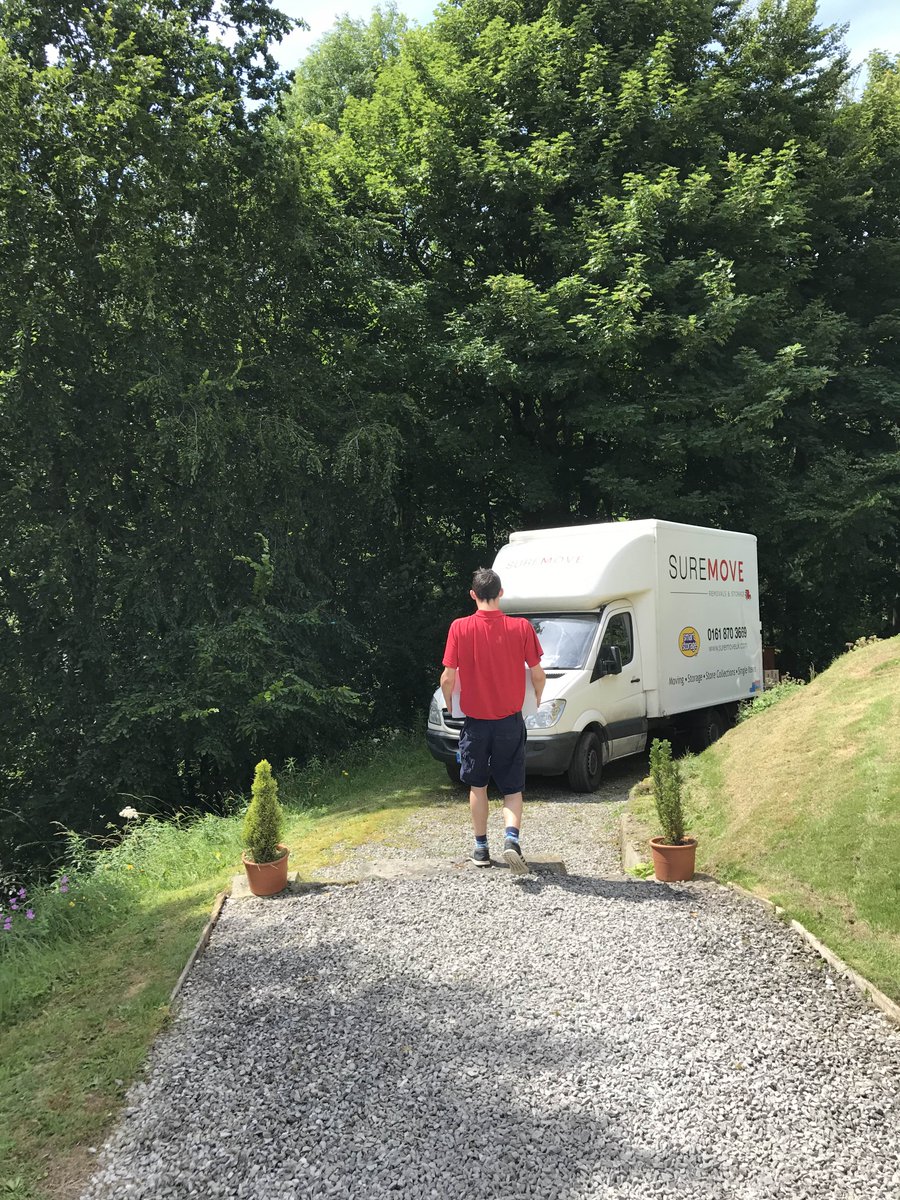 SuremoveUK's tweet photo. Lovely day up in Marple #movingday https://t.co/bqYm0fEApW