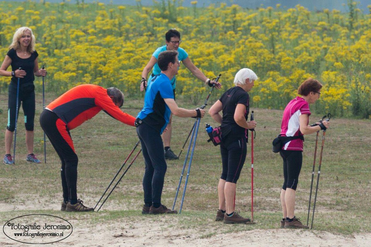 FotografieJeron's tweet photo. En nu maar wachten op sneeuw :-)! #nordicwalking #boswachterijDorst #surae #klaarvoordestart #zomer @nicolienkroon https://t.co/YCJvDvkjN5