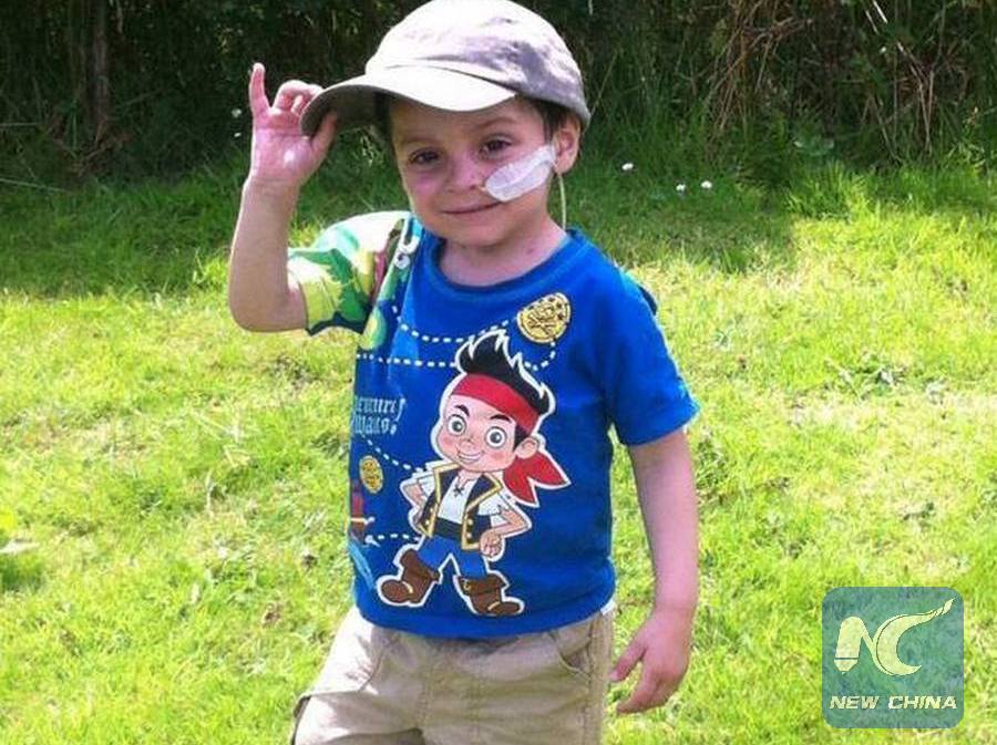XHNews's tweet image. Super-hero boy aged 6 fighting terminal cancer in #Britain passed away xhne.ws/o8Gpj