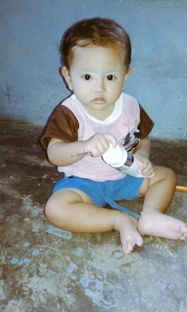 Tak terasa waktu begitu cepat.
#Dinda