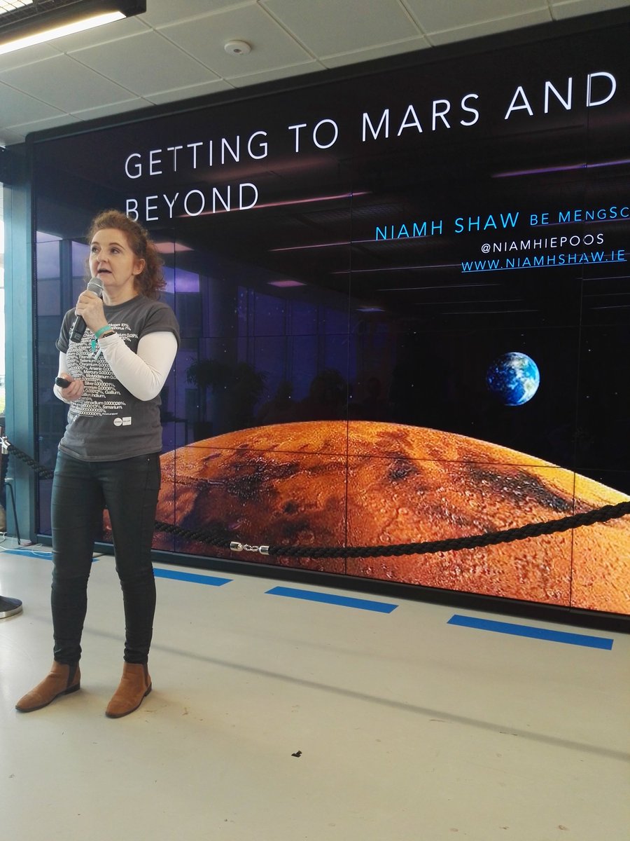 #inspirefest Family Fringe visitors get another chance to see the fantastic @niamhiepoos speak. What a treat! https://t.co/aQnZMix9mS