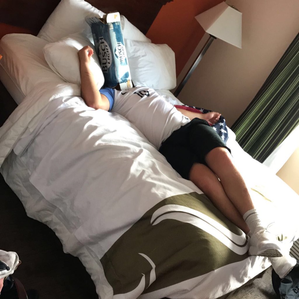 austinsitzmann1's tweet photo. #NewProfilePic #Nashville #BearsWeekend https://t.co/kjAo11mTZM