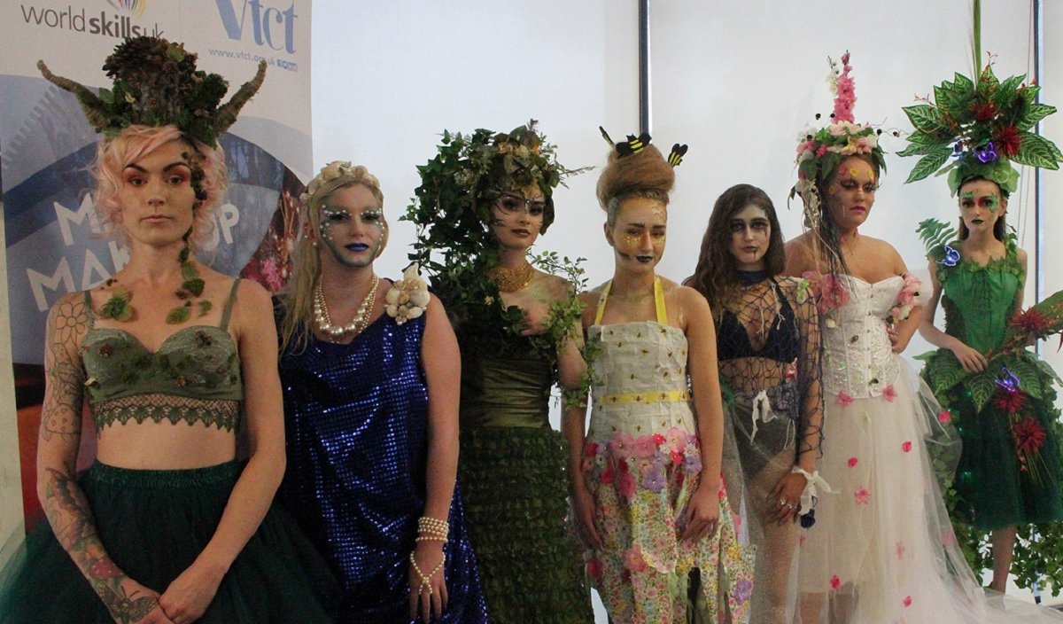 alignecosmetic's tweet photo. Beauty and made up students show off skills at college contest https://t.co/Hmu4sYTZNg https://t.co/p8aYEdCLul