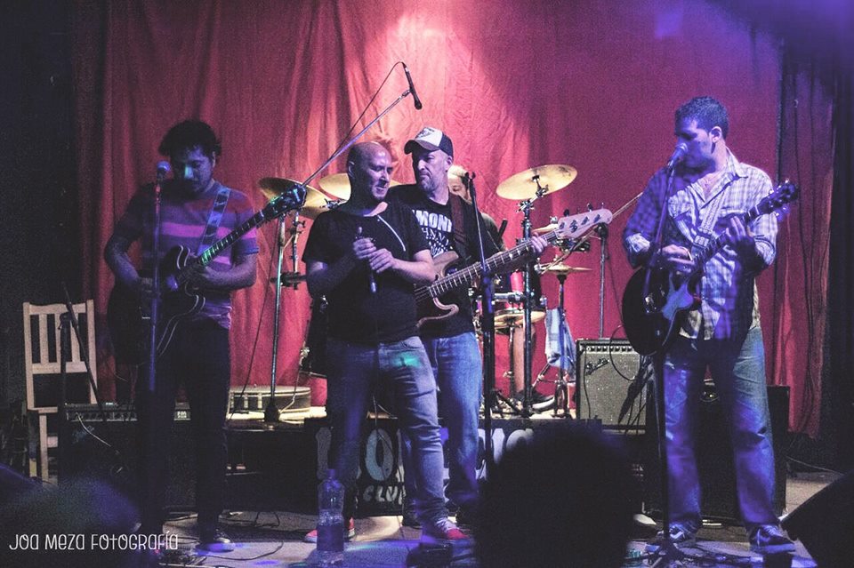 Ahora estamos con <a href="/Bodegasblues/">Bodega's Blues</a> en el estudio de <a href="/RadioGrafica893/">Radio Gráfica</a>! 

radiografica.org.ar
#Entrevista #Radio #Rock 
PH: <a href="/JoanaMeliina/">Chini ⭐️⭐️⭐️</a>