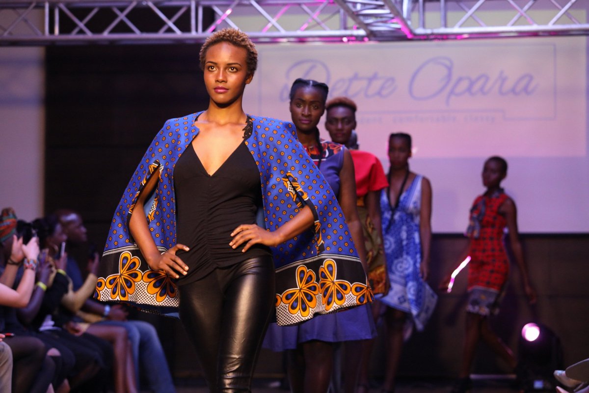 StoritellahX's tweet photo. East Africa Fashion Week at Amber Hotel, Nairobi. #eafw2017 @eafw017 https://t.co/yEaVlV5faM