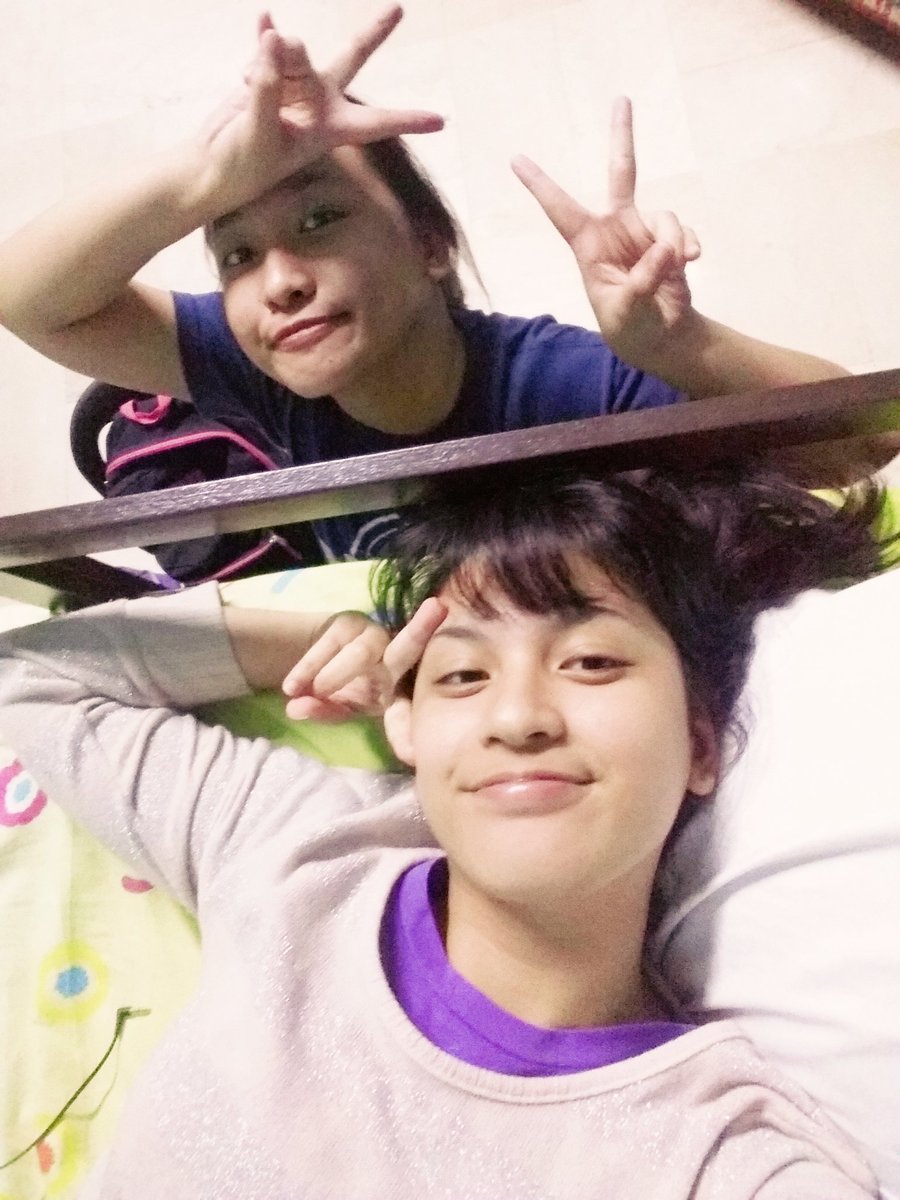 lillymarcan's tweet photo. Crashing in hannah's room bc i luv her #topbunklife https://t.co/ybhg0f8ACj