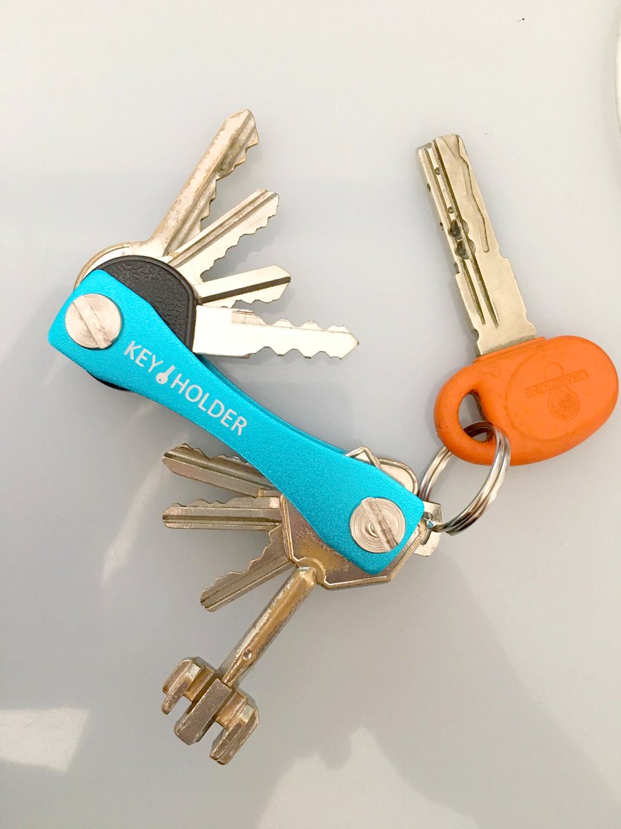 ResaleShack's tweet photo. Mai più mazzi di #chiavi rumorose in tasca con #KeyHolder https://t.co/L8F6xpPLl6 #ResaleShack #portachiavi #compactkeyholder @casellihc_ https://t.co/BNPsK6qCBk