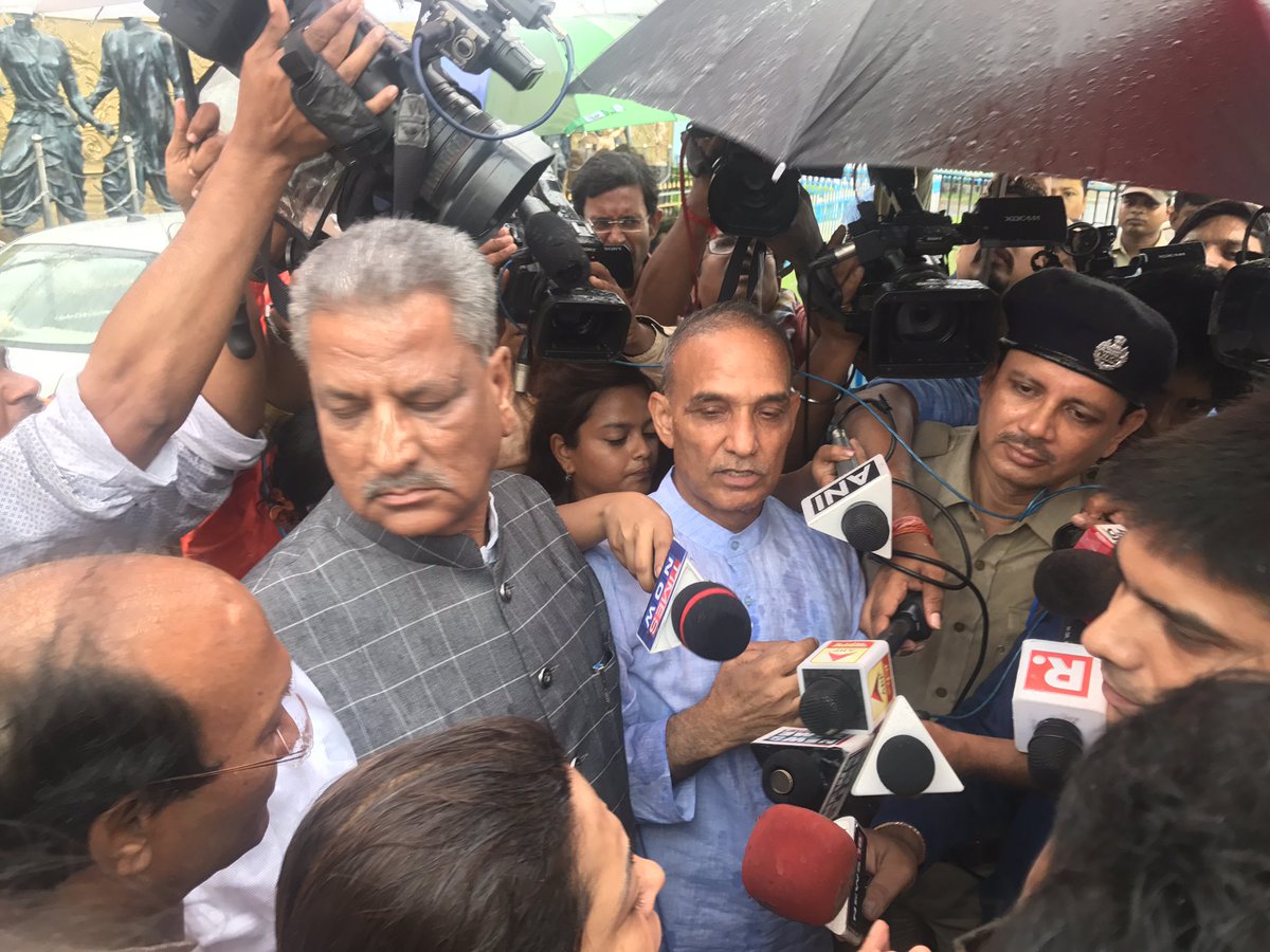 dr_satyapal's tweet image. @BJP4India 8July Kolkata. On way to #Bashirhat police not allowing to proceed; legal hassles n police high handedness.