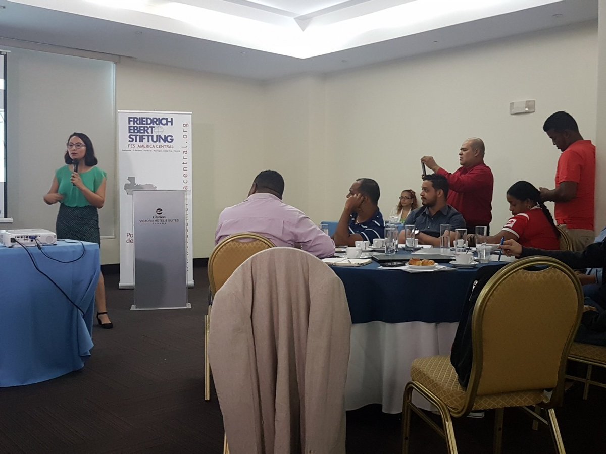 nandomeneses_'s tweet photo. Actividad organizada por la Secretaria de Formación de @JuventudPRD11 @HusseinPitty y la #FundaciónFriedrichEbert
#Juventudformada https://t.co/FRHsKoiYb2