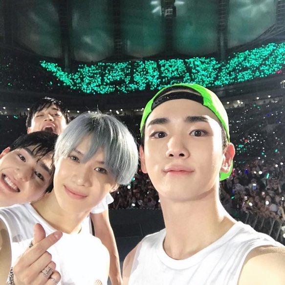 _SHINeeKey_b's tweet photo. 주의력결핍 김종현 @SHINeeJH_b 은 또 사라짐 https://t.co/PvwcrVvBd2