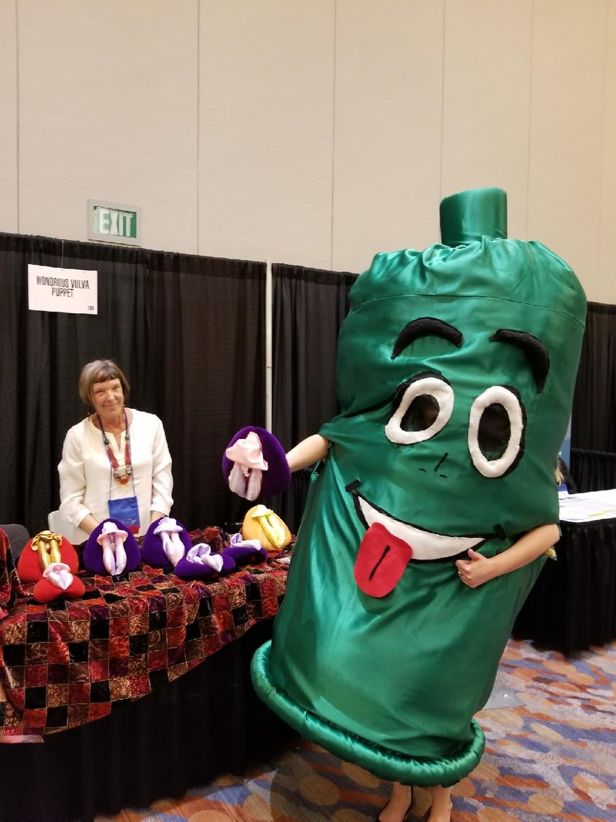 SexualHealthCnf's tweet photo. Stop by Dorrie Lane's @vulvalutionary  booth to get your vulva puppet! #2017NSHC #sexualhealth https://t.co/UZIi7VYAEf