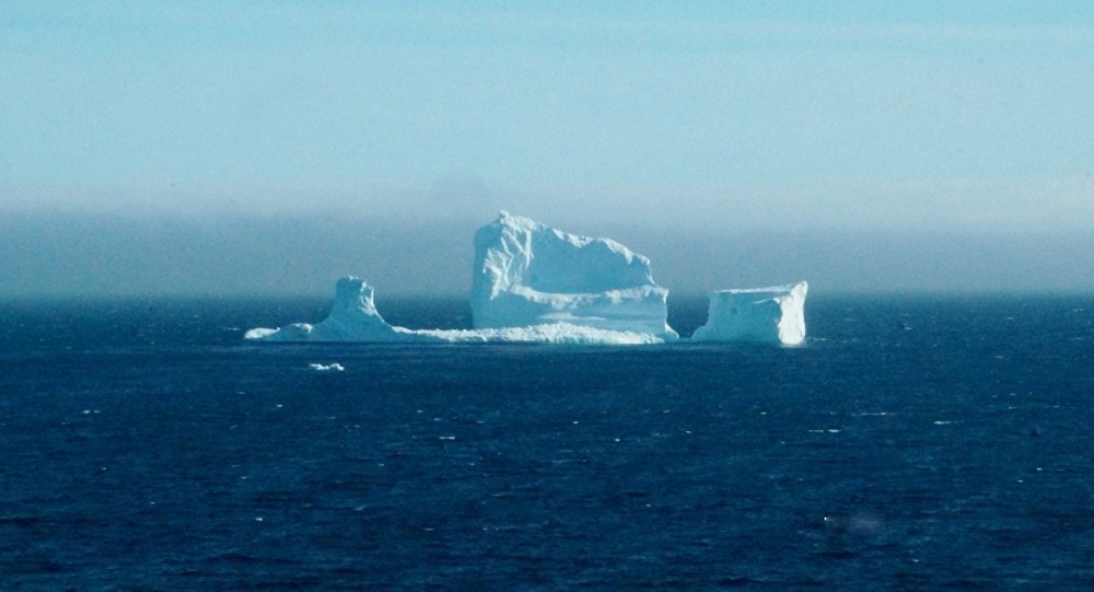 Resultado de imagem para Roscosmos mostra imagem detalhada do iceberg 'recém-nascido' (FOTO)