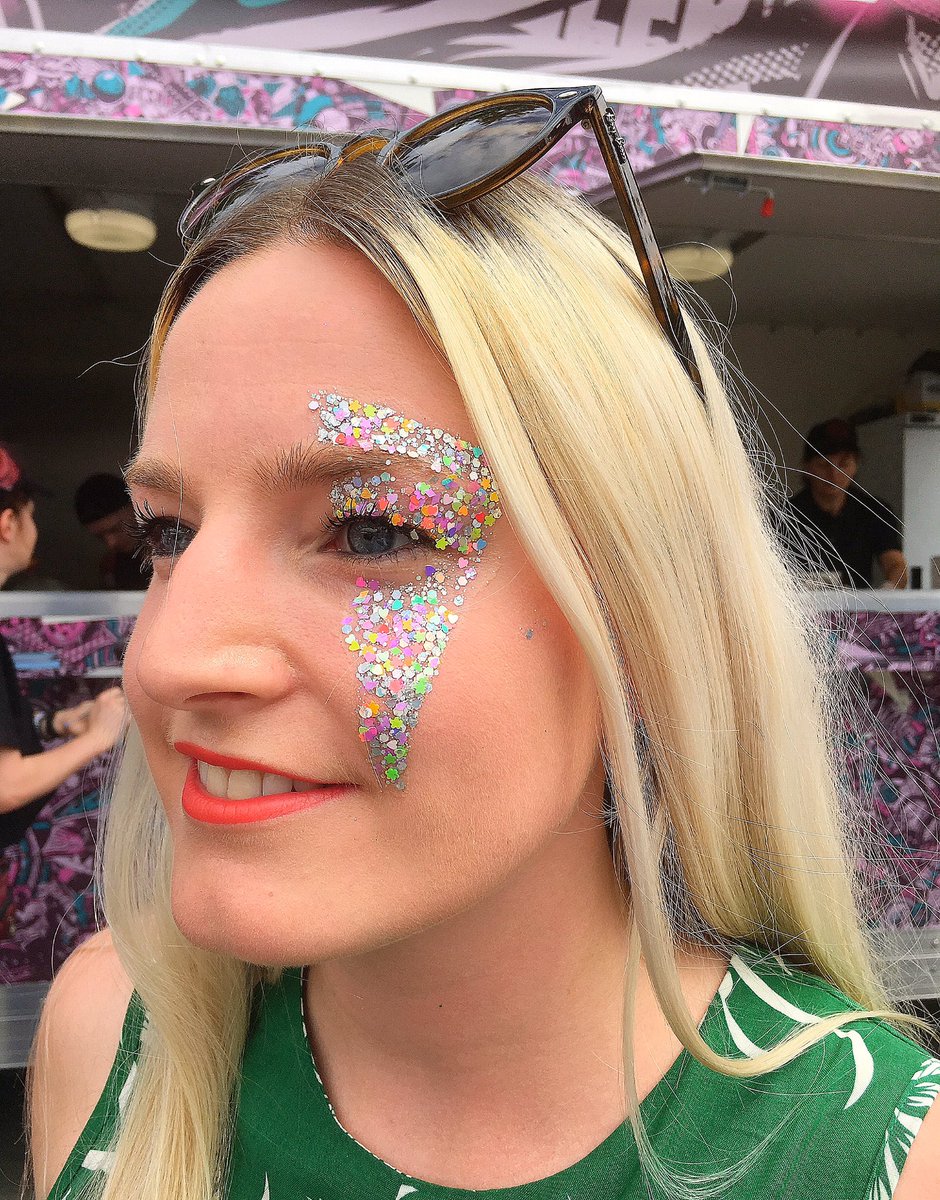 GlitterTitsLdn's tweet photo. Come & let us make YOU sparkle 'n shimmer @MEATLiquor in #TrafSq!
@GlitterTitsLdn
It's @LondonLGBTPride Day!
#lovehappenshere #pride ❤️ https://t.co/kpeHDciC0t