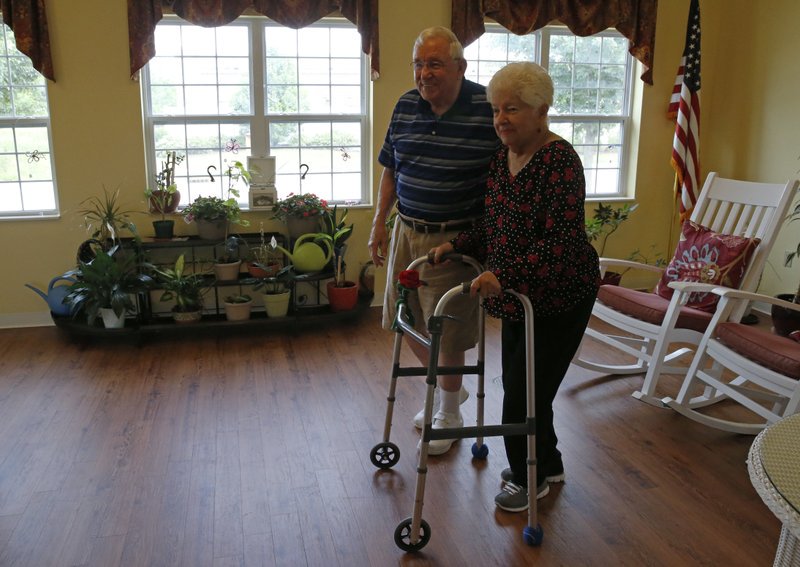 #Medicaid cut in GOP health bill worries the nursing home set bit.ly/2tXxXYG https://t.co/ygJQF1jUeF