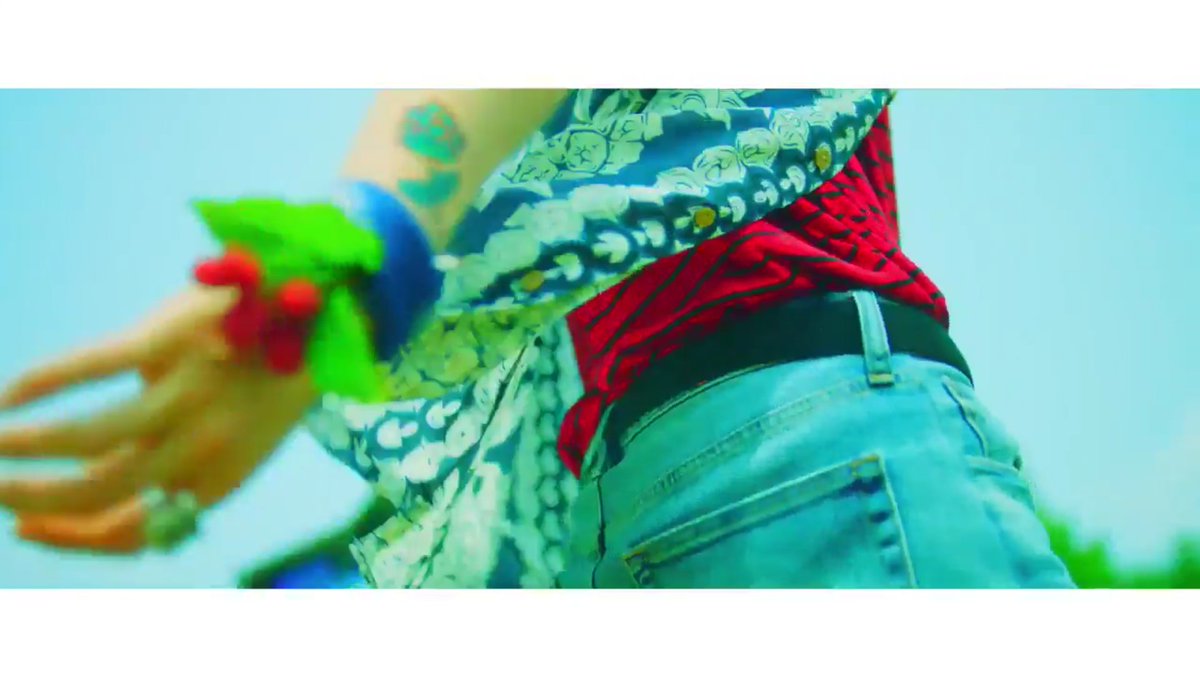 seokphile's tweet photo. I'm in love with the colors #kokobop https://t.co/RAMM63Dm26