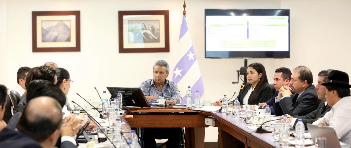 Lenin's tweet photo. Volver los ojos al campo: promesa de campaña. En Guayaquil tuvimos un taller sobre la #GranMingaAgropecuaria. https://t.co/CKs6Yuju6q