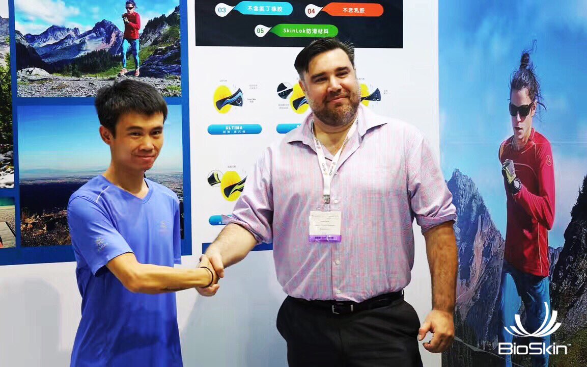 vertrip's tweet photo. @BioSkin ® China signed on the first professional trail running athlete Mr. Baiyu in Shanghai #ISPO https://t.co/yXiClNSVo3