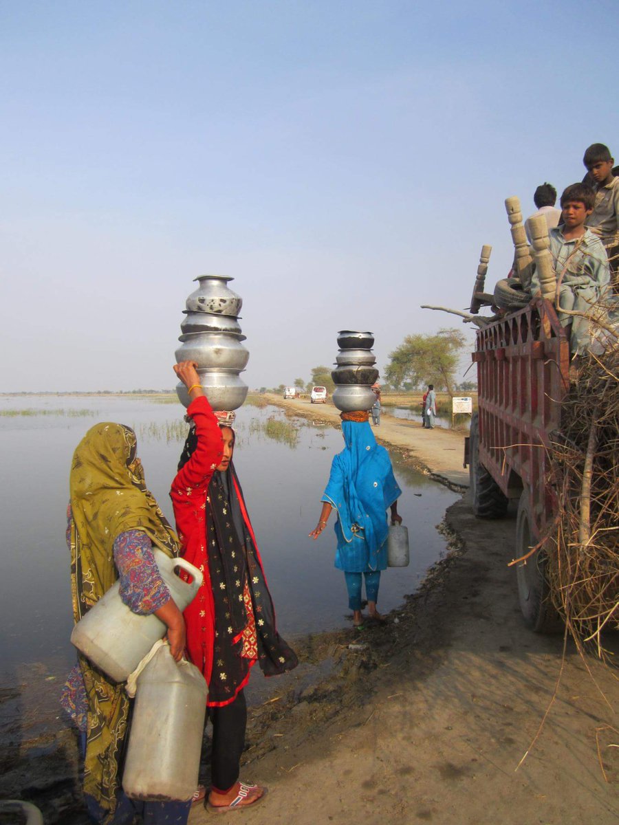 JamilMemon's tweet photo. #BeautifulSindh #Flood2012 #KhairtharCanal https://t.co/GdJYfLgVa8