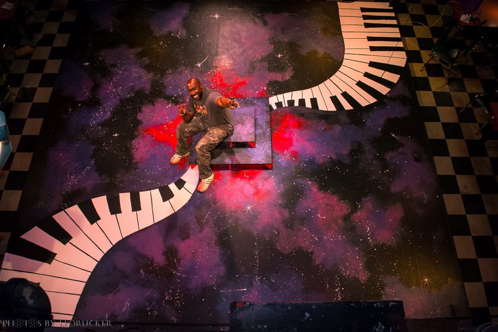 BarnDinner's tweet photo. #NCLocalArtist Rasheem Kilo Pugh creates amazing #stage for Soul Sistas The Musical #StilletoArt @MadeInGSO @ourstatemag @yesweekly #theatre https://t.co/qix9Ng7LwP