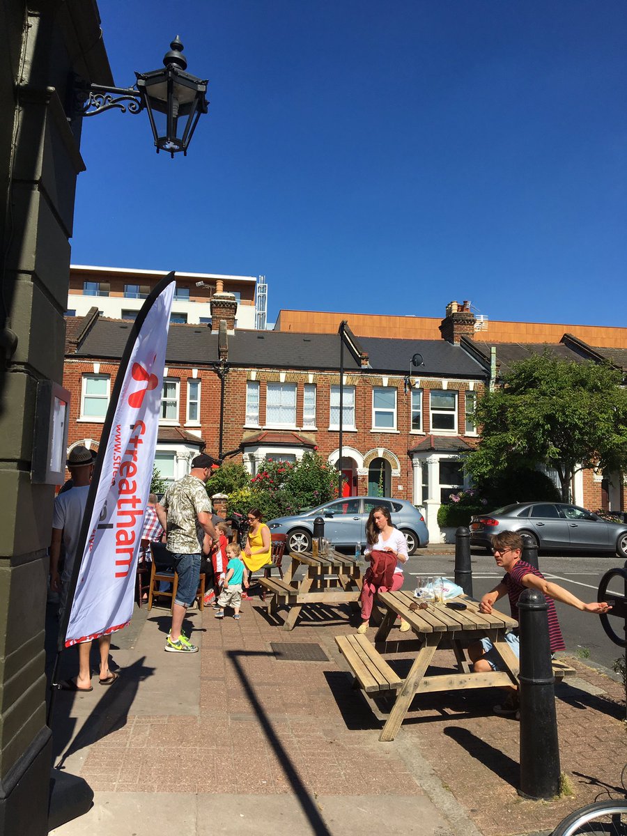 heartstreatham's tweet photo. #swarmatron demo by DanCarey #streatfest17 @FerrersLandlord I'm full swing https://t.co/KgYR7GC7b4