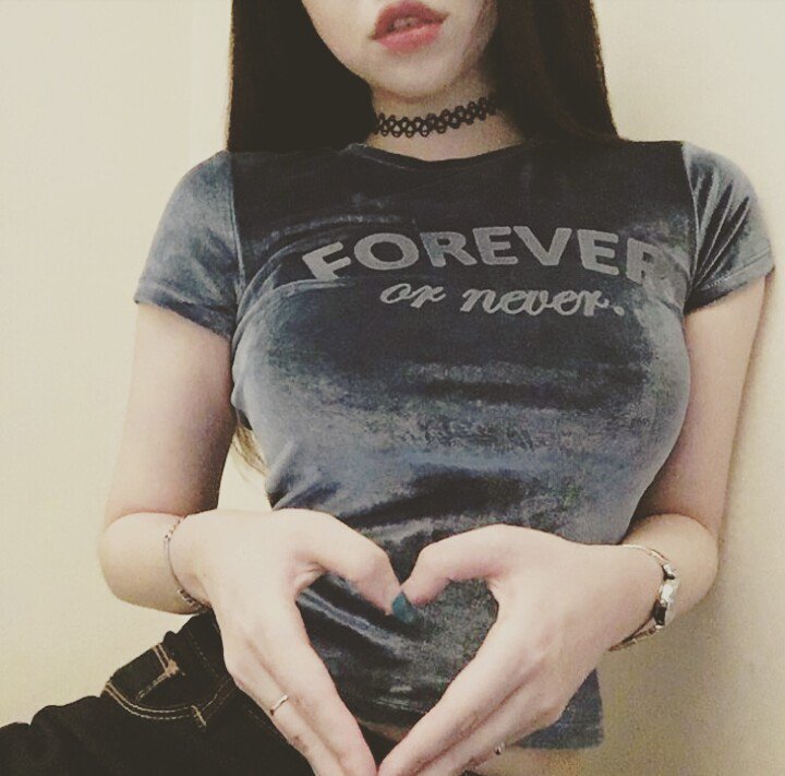 ❝Take you like a drug
I taste you on my tongue❞ ♡.°☆