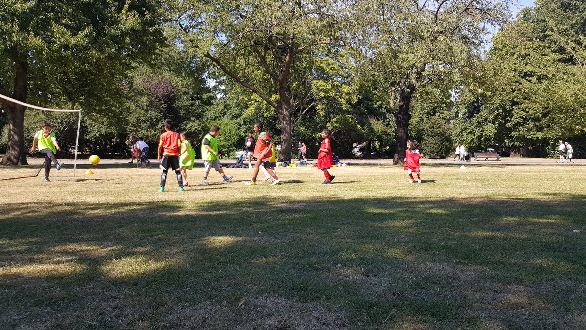 EliteStylesSS's tweet photo. Jammed packed junior session @ #victoriapark #Hackney . Every Saturday 3.30pm-5pm. Come and get involved!!! https://t.co/SBdv8TrmzZ