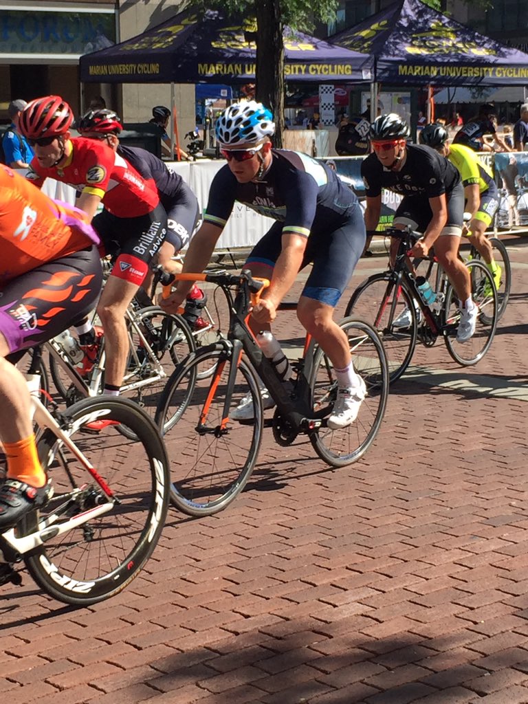 IndyKRF's tweet photo. He so fast that's all I could catch on camera – look for the orange jersey @Cycle5000 #indycrit #FastFriend https://t.co/wrNA10OECg