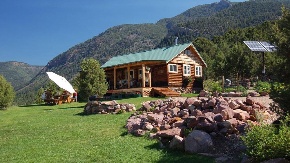 JenniferAntxjm's tweet photo. Would you live in a tiny house in the mountains? https://t.co/x8GaVJ9tcC
