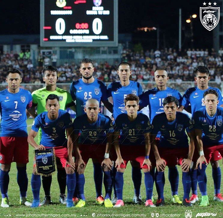 DarrenLok's tweet photo. It's been a tough six months out, but I'm delighted to have made my debut for JDT last night. Lots more hard work ahead! 🔵🔴 https://t.co/Qy1GG4zJZS