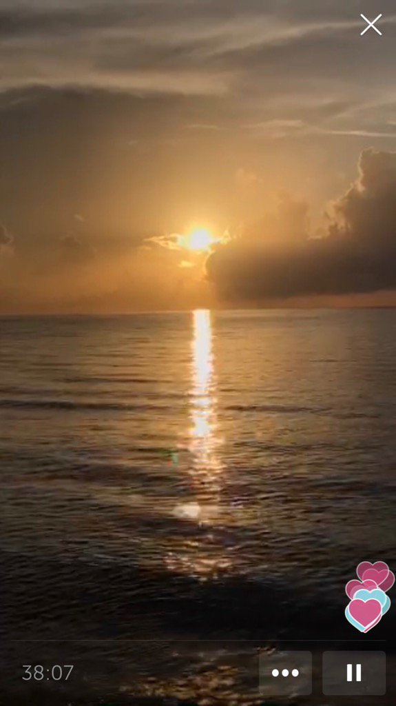 thesassynae's tweet photo. .@SeanClaesgens on #Periscope: #SaturdayMorning Wake Up & @floscope #FloScoper Joy, love & … https://t.co/8srrX0vAAB https://t.co/5WuogRkEnm