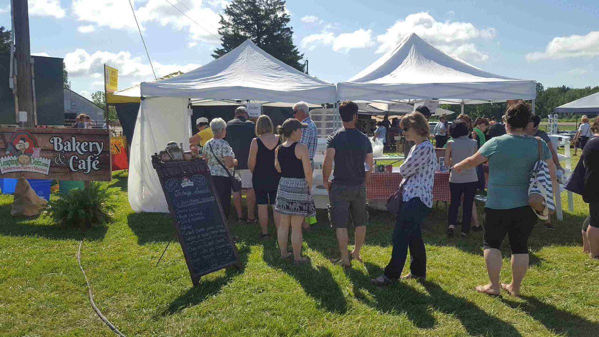 LeapingDeerFarm's tweet image. Come check out our booth @artinthebarn in Dorchester today for grilled cheese sandwiches and baked goods #leapingdeer #artinthebarn #baked