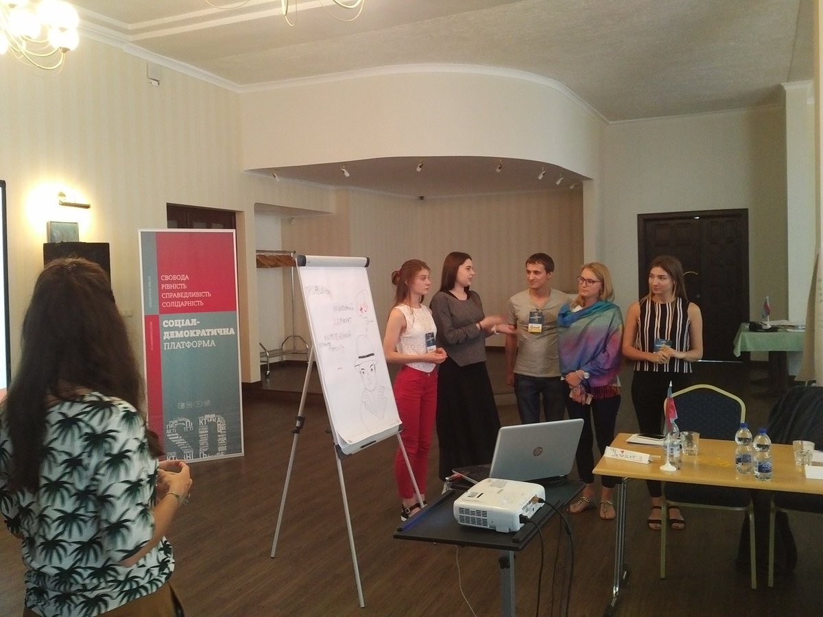De jongeren van <a href="/SDP_ua/">СД Платформа</a>  in Oekraïne hebben het profiel voor hun kandidaten bedacht. #training @FMS_Foundation met <a href="/HesterAssen/">HesterAssen</a>
