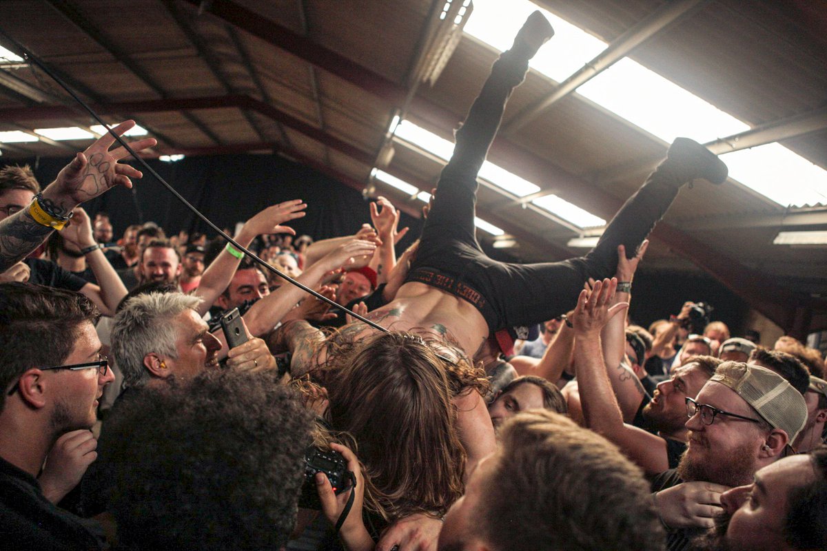 .<a href="/thecolourline/">THE COLOUR LINE</a>: fucking carnage