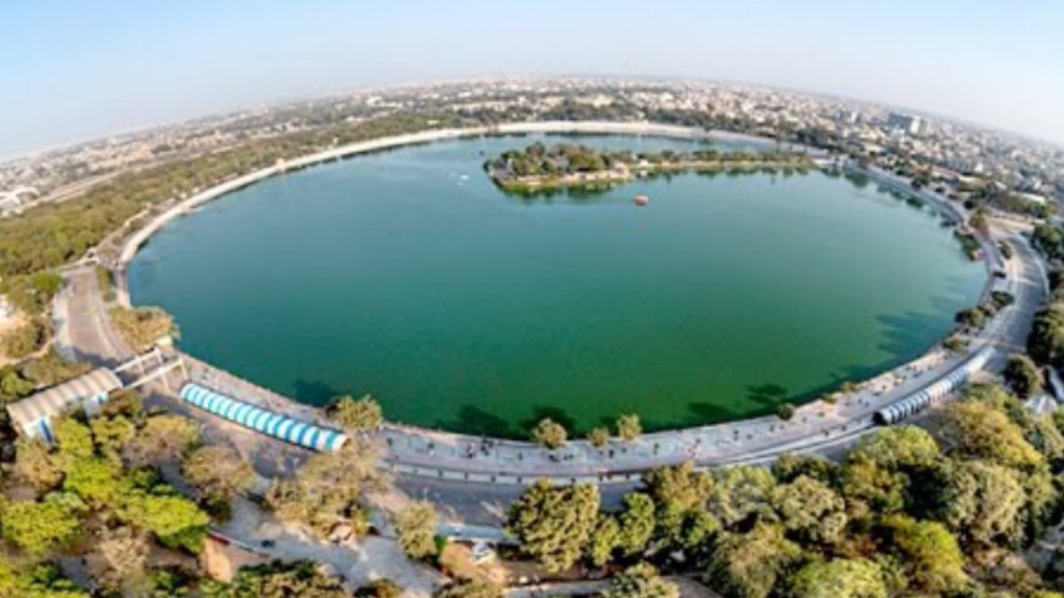 ruchirakamboj's tweet photo. Thrilled to announce!Ahmedabad has just been declared India's first #WorldHeritage city by @UNESCO
#AhmedabadWorldHeritageCity #India https://t.co/QZVAvNbkPH