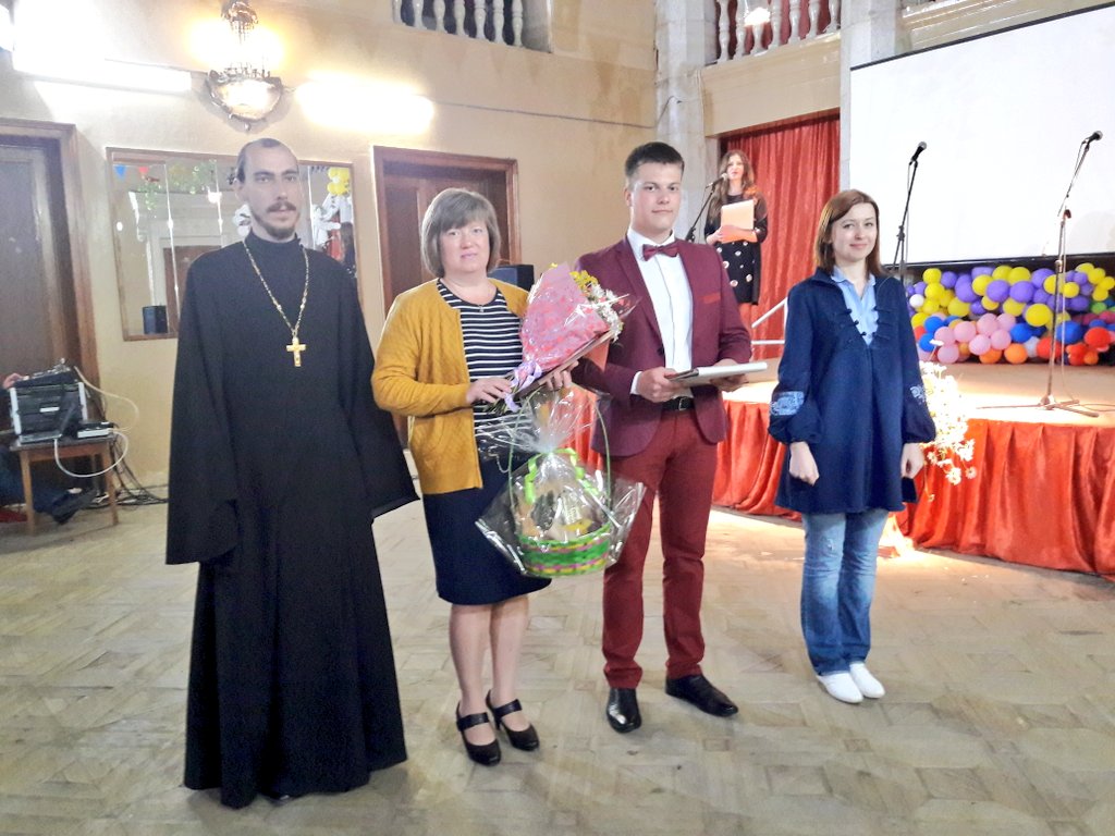 <a href="/Tularegion71/">Правительство ТО</a> От имени главы АМО Ясн.р-н В.В.Мухина @ZimenkovaOlga поздравила семью Плугиных и вручила подарок.