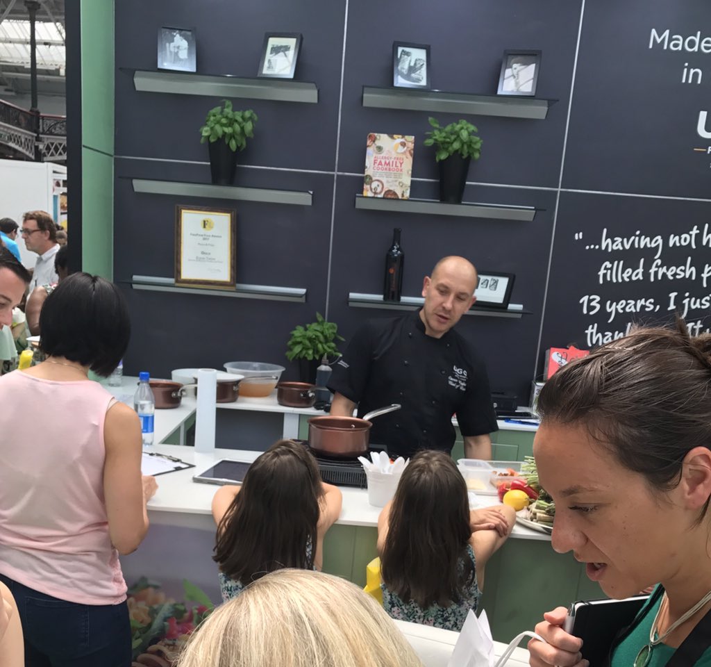 Great to see my favourite #freefrom chef @steve_walpole doing what he does best #fabdemo #greatglutenfreefood @Allergy&FreeFromShow
