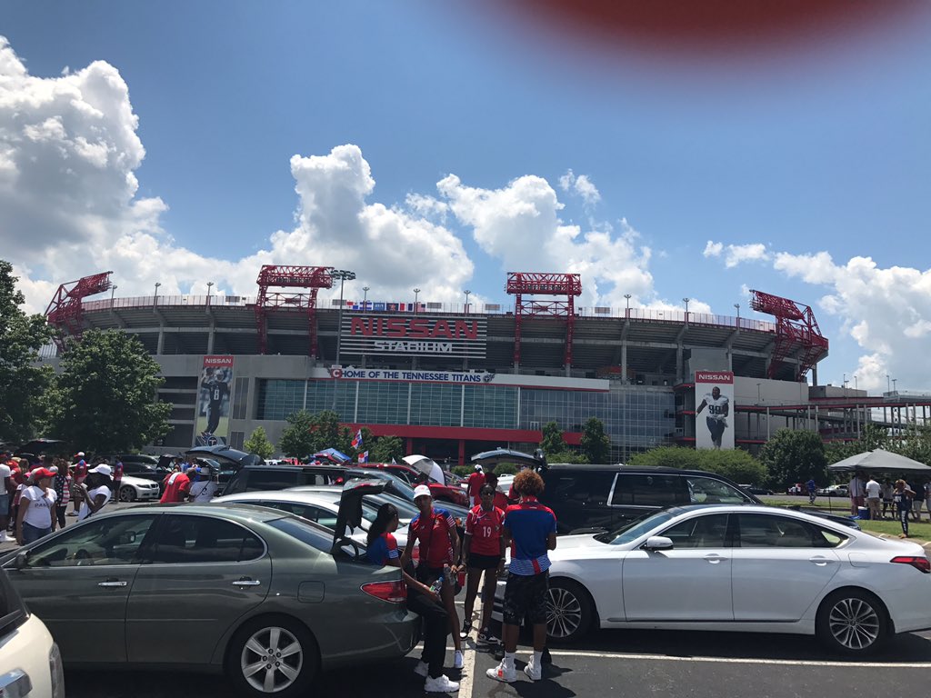 MrsCoachLaws's tweet photo. In #Nashville at the #USAvPAN match. Why no love for your long snapper @Brinkley86, @Titans? #KMOProud #GoUSA https://t.co/XzyugsRgNU