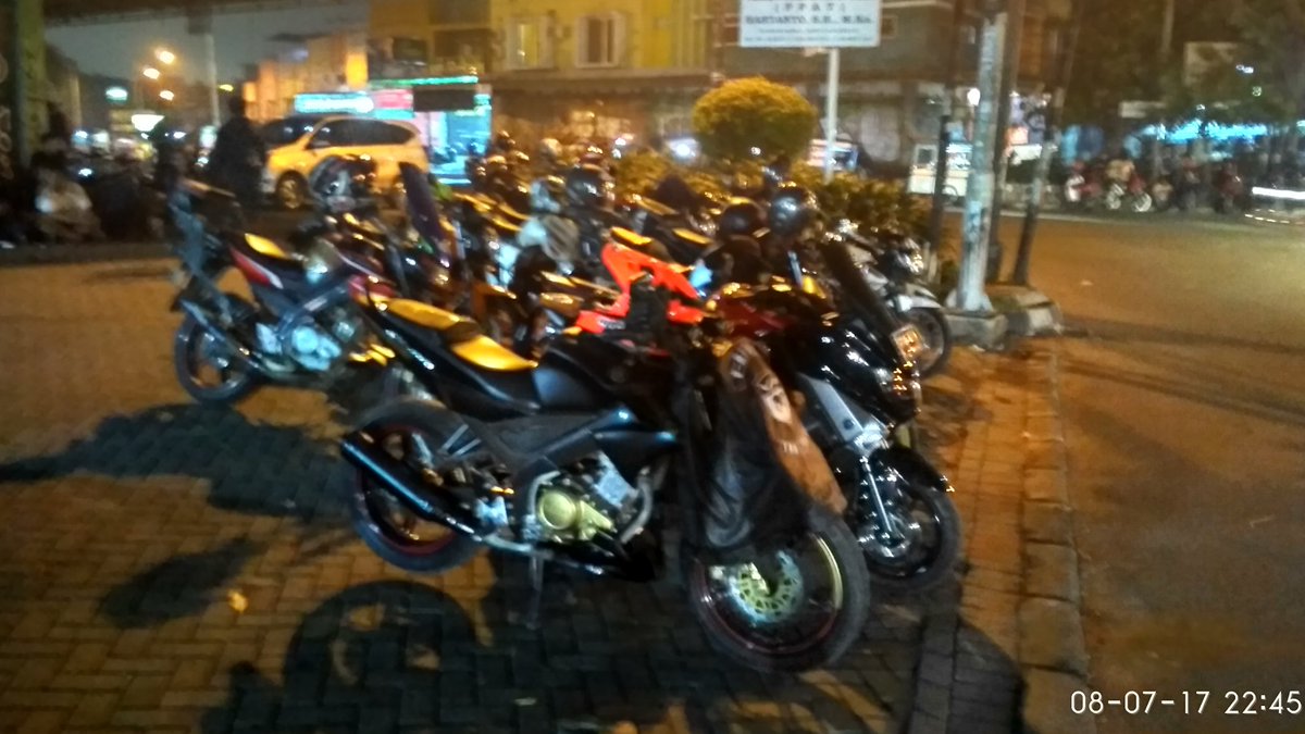 Kopdar V-Riders Tangerang
#HBH
#Kopdar
#Salambenteng