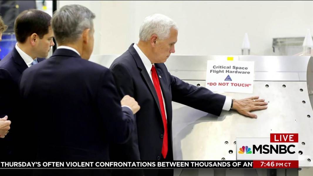 DEOa7kKW0AAv0QO.jpg:large