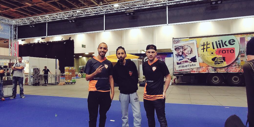 xSavas_Official's tweet photo. Tag 1 vorbei ! Ich stehe unter den top 16 und freue mich morgen auf spannende Spiele .
#you2017 #berlin #opencup #jamfm #Expert #Gooku https://t.co/a1c5AlO2p0