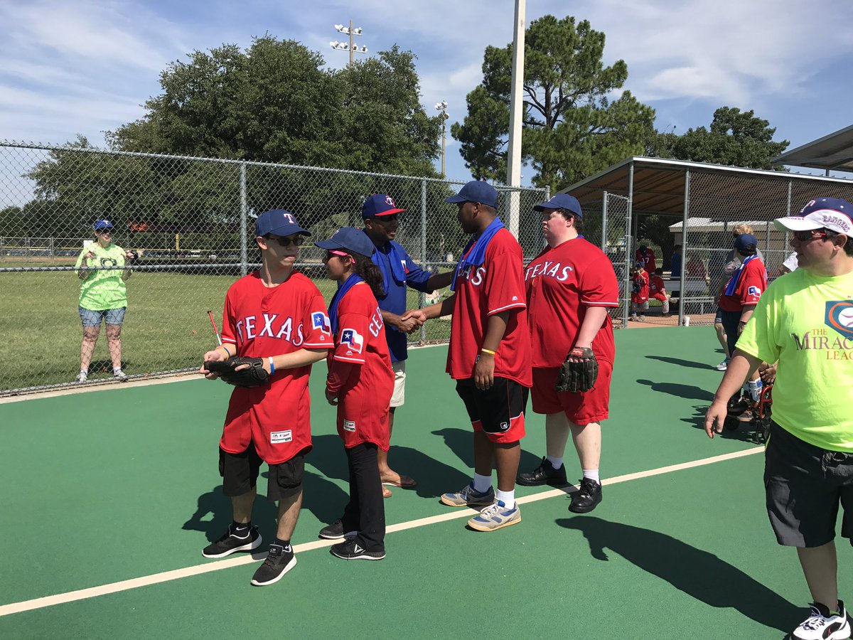 Rangers's tweet photo. Taking some time to play ⚾️ with @_MiracleLeague. #AHeartForKids https://t.co/ceN0BwitPy