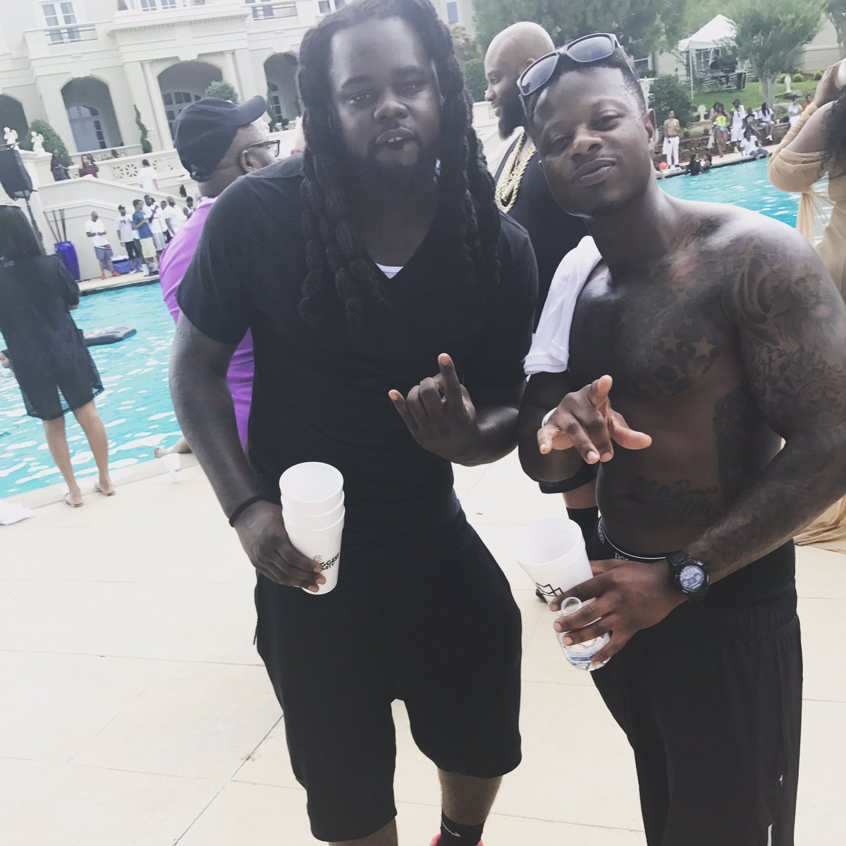 KingAtg8684's tweet photo. Tb #mmgpoolparty me and the freestyle king kool kat @ARSONALDAREBEL .... https://t.co/l3Kw7zmrvk