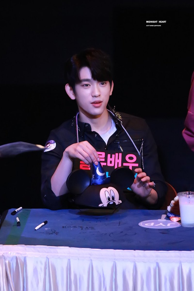 MidnightHeartmj's tweet photo. [HQ] 
161021 팬싸인회    
제일 귀엽다♡

#GOT7 #갓세븐 #Jinyoung #진영 @jrjyp https://t.co/Bu67MlLRhH