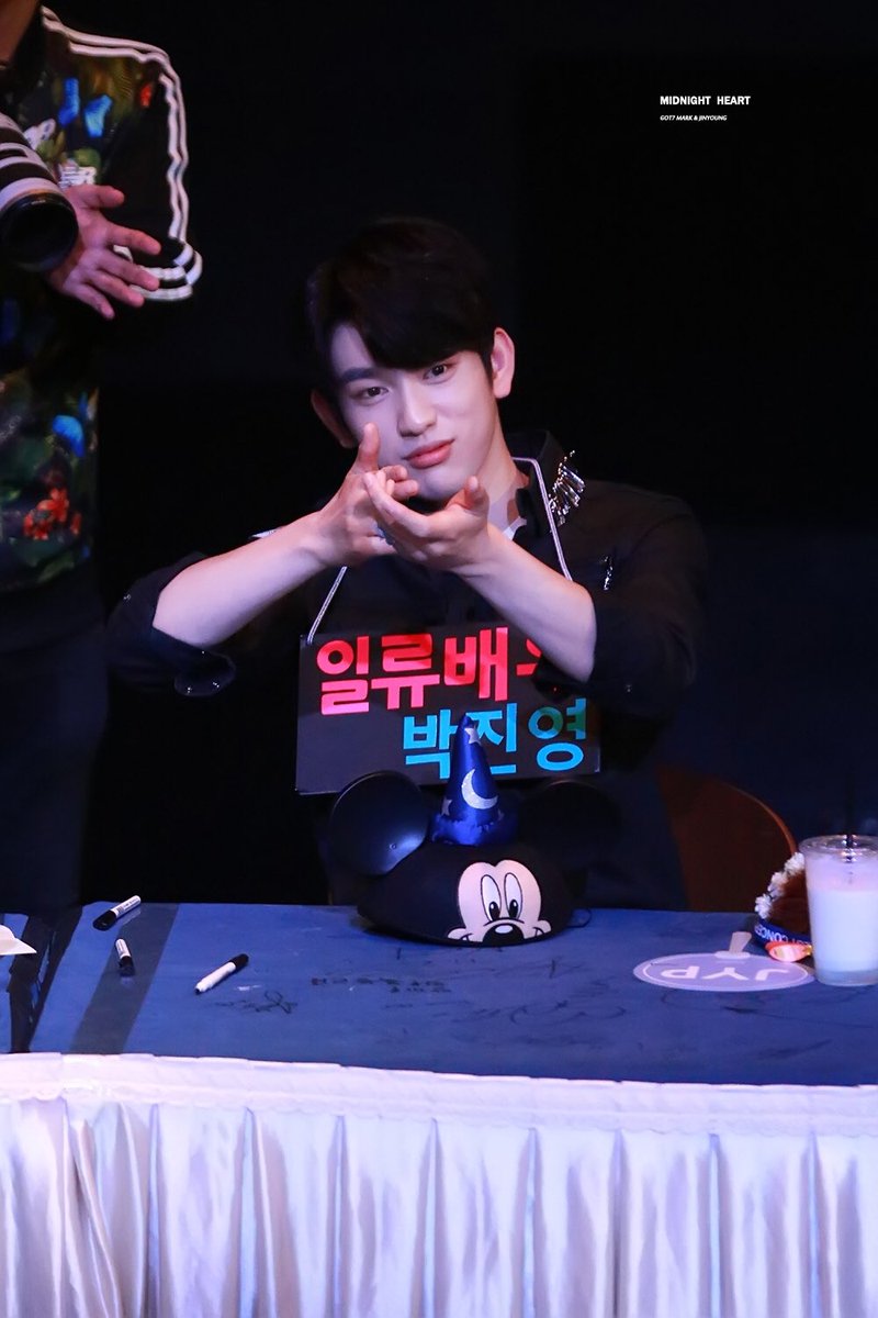 MidnightHeartmj's tweet photo. [HQ] 
161021 팬싸인회    
제일 귀엽다♡

#GOT7 #갓세븐 #Jinyoung #진영 @jrjyp https://t.co/Bu67MlLRhH