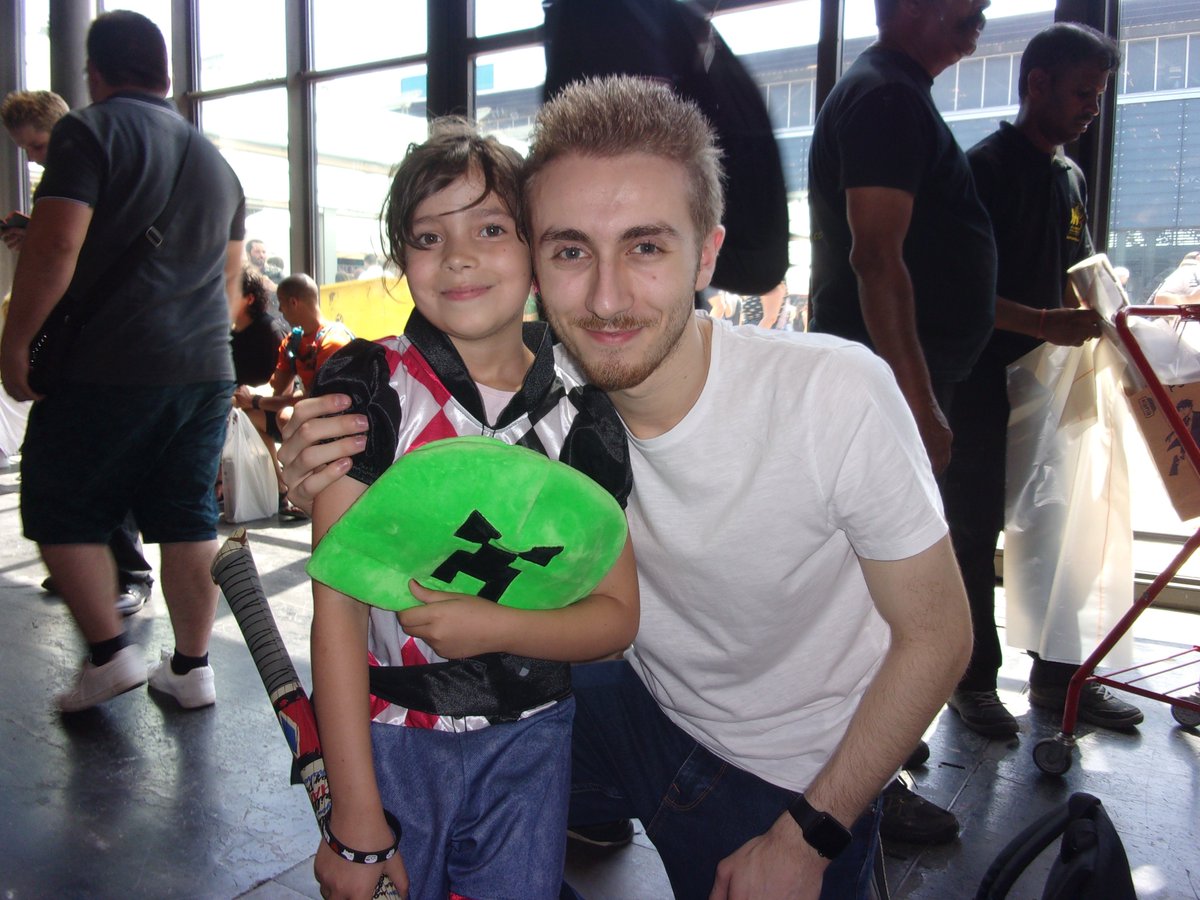 jessy51100's tweet photo. @universdesora Magnifique moment pour ma fille, elle en avait les larmes aux yeux ! Merci Sora, @Friteninja, dévovo et @frozencrystal https://t.co/immyRMxR8p