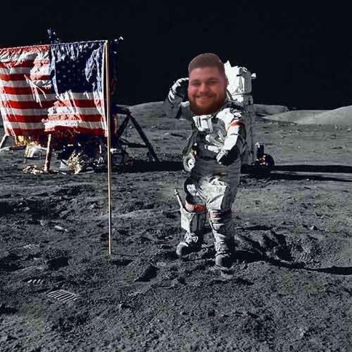 JustCantona's tweet photo. #ThingsHowsonWitnessed The first moon landing. Here's Neil Armstrong taking a picture of him https://t.co/NhVq6lE7TH